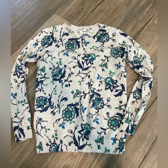 Old Navy Floral Pullover - Picture 6 of 7